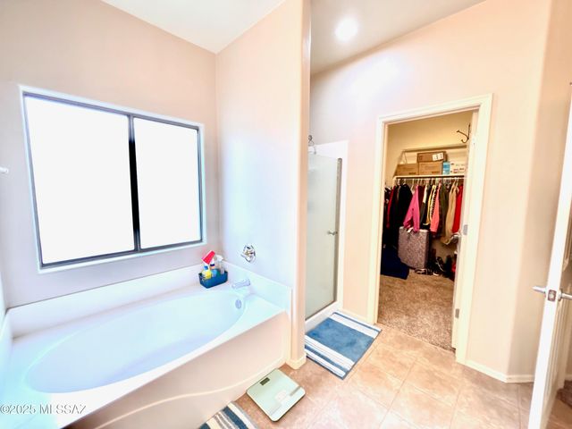 13704 E Via Valle De Lobo, Vail, AZ 85641