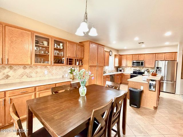 13704 E Via Valle De Lobo, Vail, AZ 85641