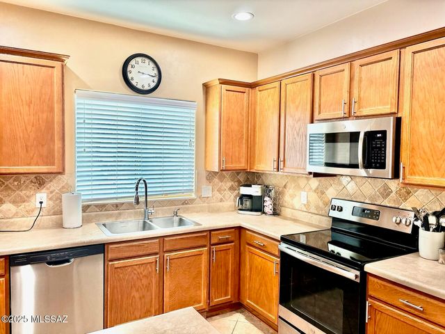 13704 E Via Valle De Lobo, Vail, AZ 85641