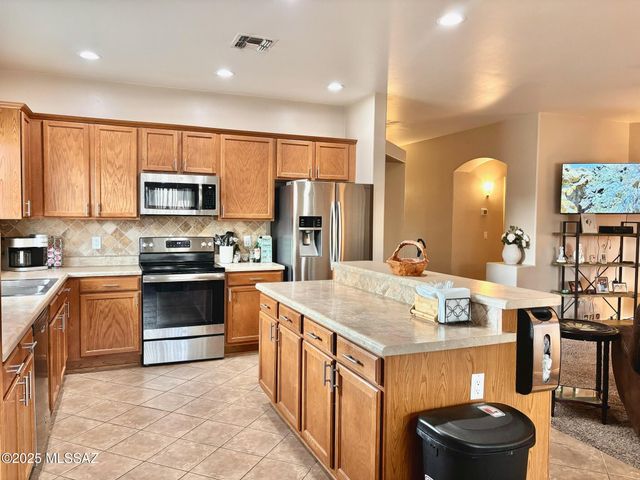 13704 E Via Valle De Lobo, Vail, AZ 85641