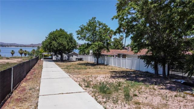 17300 Grand Avenue, Lake Elsinore, CA 92530