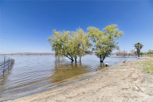 17300 Grand Avenue, Lake Elsinore, CA 92530