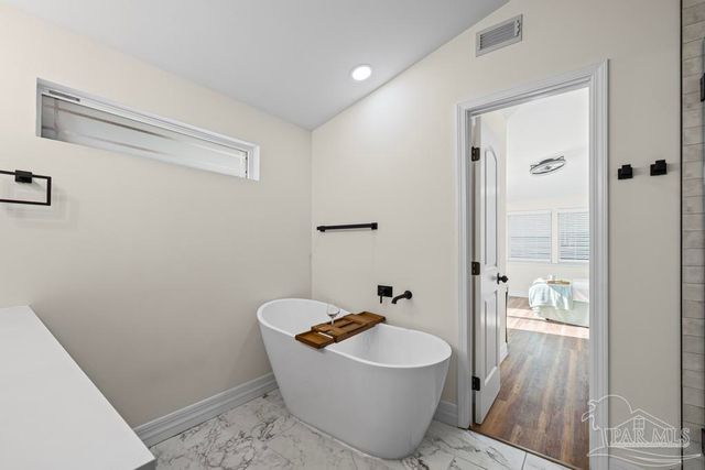 1015 E Brainerd St, Pensacola, FL 32503