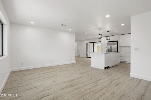 1050 N 74TH Street, Scottsdale, AZ 85257