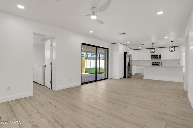 1050 N 74TH Street, Scottsdale, AZ 85257
