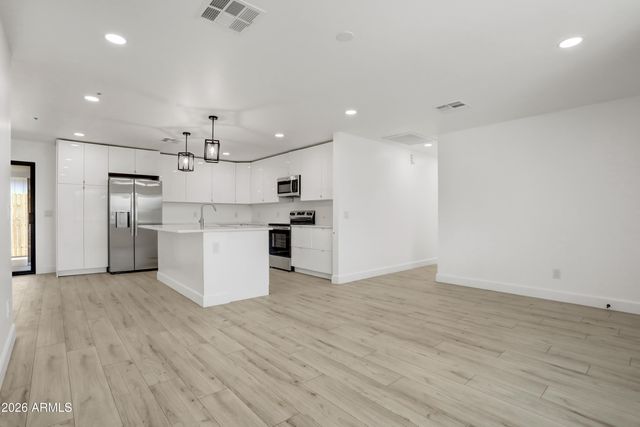 1050 N 74TH Street, Scottsdale, AZ 85257