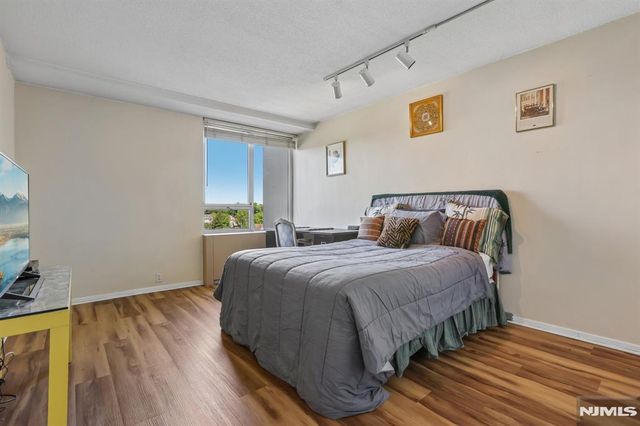3 Horizon Road 1021, Fort Lee, NJ 07024