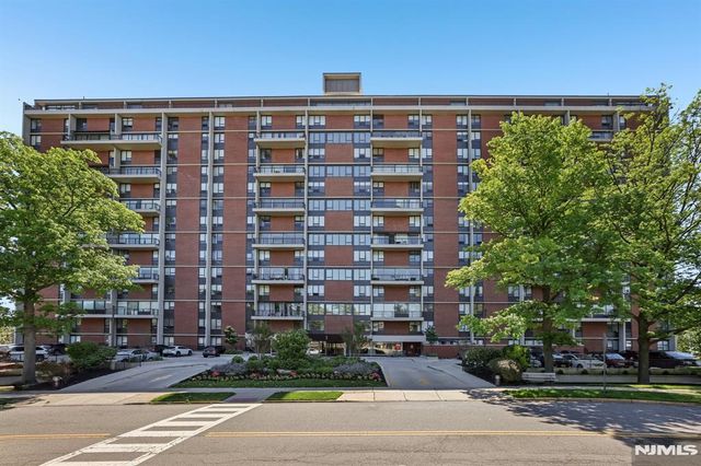 3 Horizon Road 1021, Fort Lee, NJ 07024