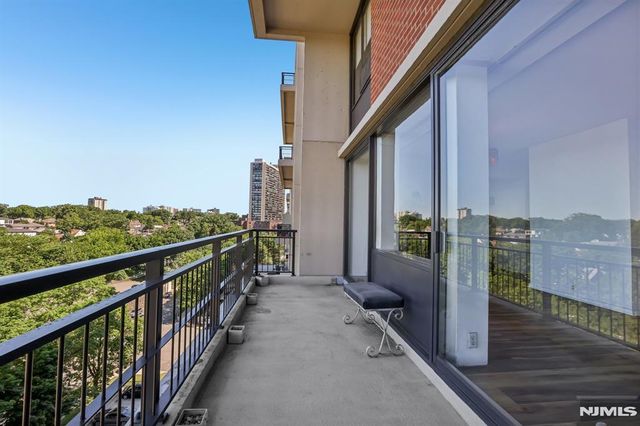 3 Horizon Road 1021, Fort Lee, NJ 07024