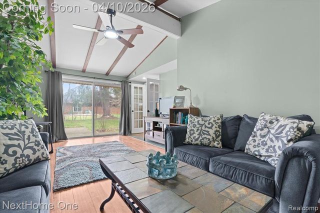 1014 S Adelaide Street, Fenton, MI 48430