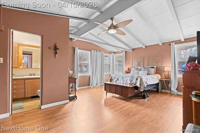 1014 S Adelaide Street, Fenton, MI 48430