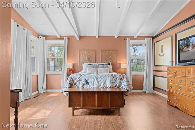 1014 S Adelaide Street, Fenton, MI 48430