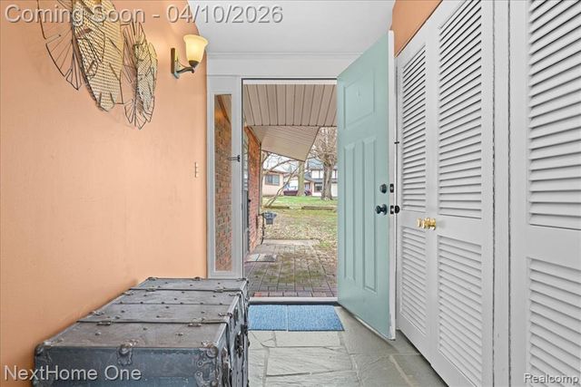 1014 S Adelaide Street, Fenton, MI 48430