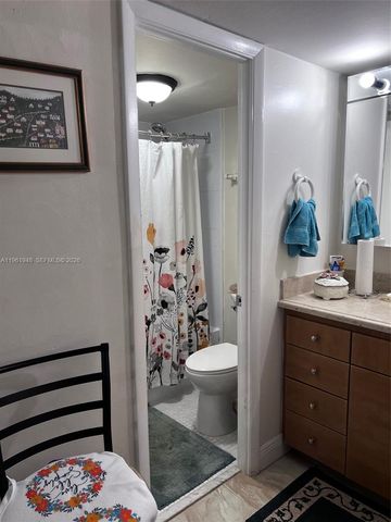 1300 Saint Charles Pl L22, Pembroke Pines, FL 33026