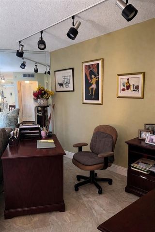 1300 Saint Charles Pl L22, Pembroke Pines, FL 33026