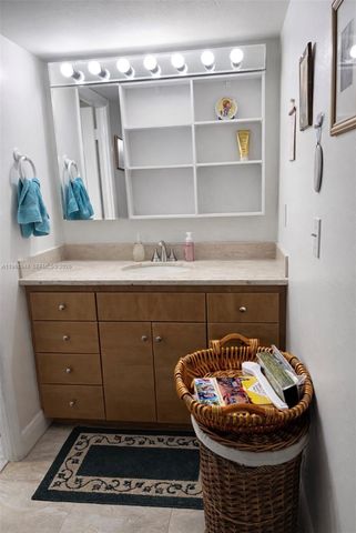 1300 Saint Charles Pl L22, Pembroke Pines, FL 33026