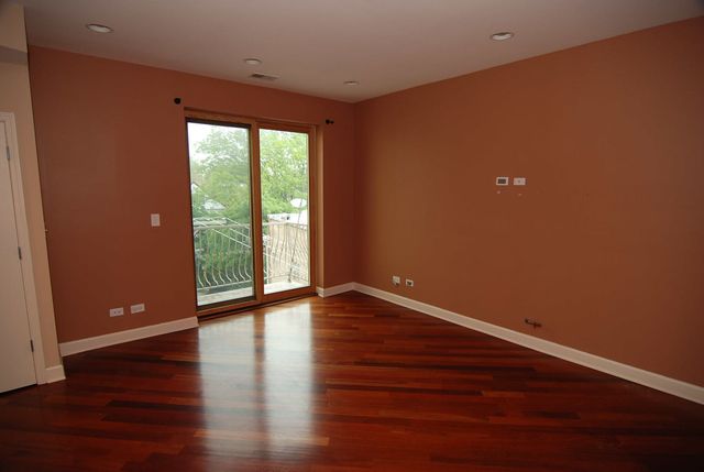 1529 W Hollywood Avenue 2, Chicago, IL 60660