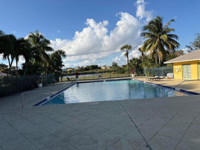 1106 Meadows Circle 1106, Boynton Beach, FL 33436