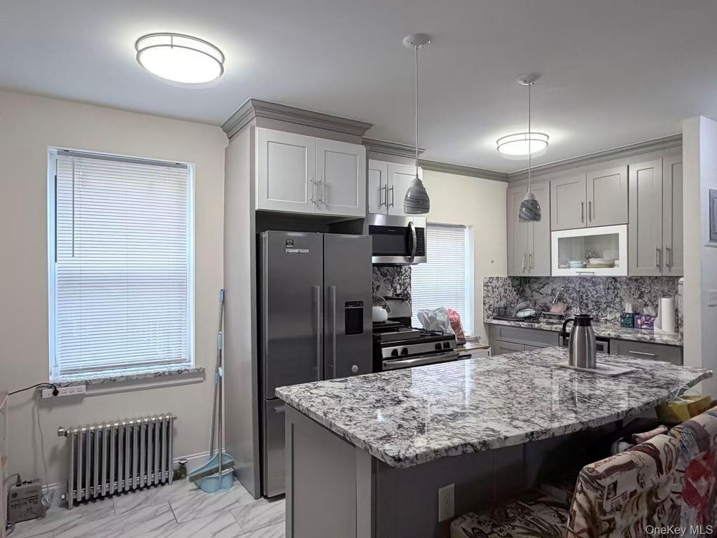141-48 78th Ave 3G, Flushing, NY 11367