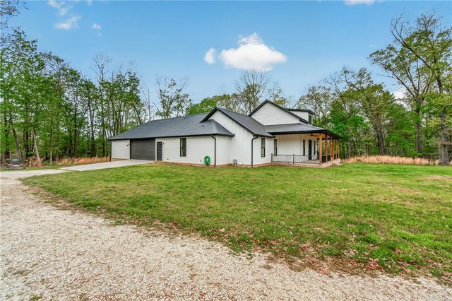 14689 Greenburrow Road, Fayetteville, AR 72704