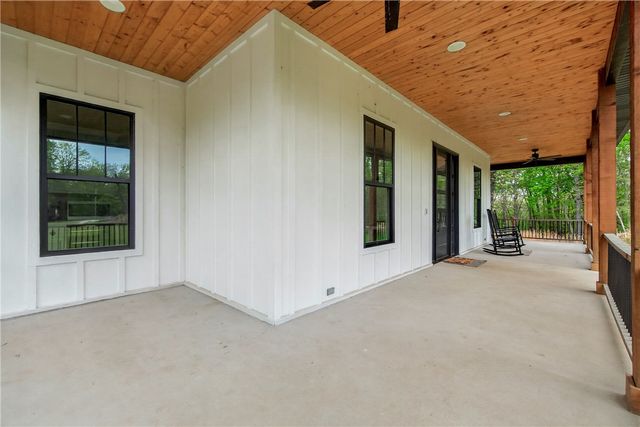 14689 Greenburrow Road, Fayetteville, AR 72704