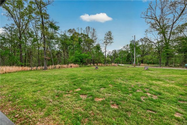 14689 Greenburrow Road, Fayetteville, AR 72704