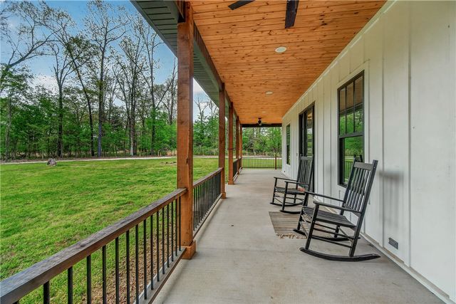 14689 Greenburrow Road, Fayetteville, AR 72704
