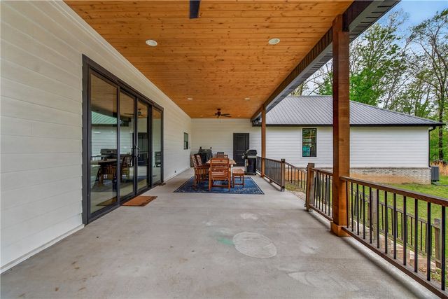 14689 Greenburrow Road, Fayetteville, AR 72704