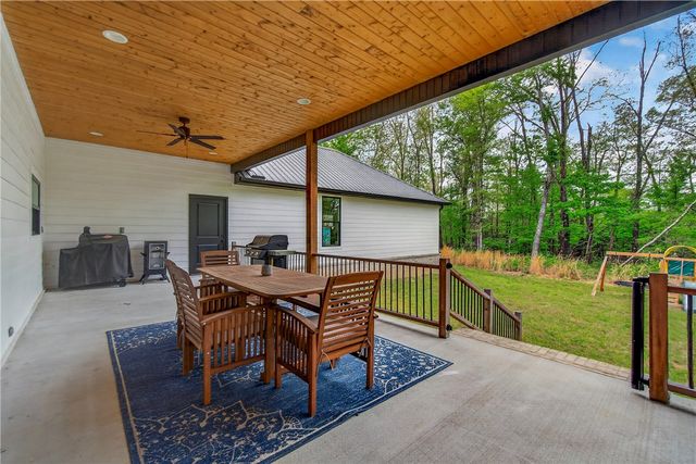 14689 Greenburrow Road, Fayetteville, AR 72704
