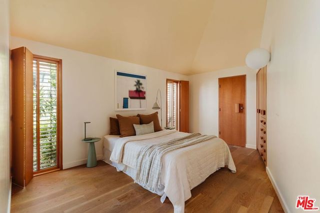 3462 Descanso Drive, Los Angeles, CA 90026