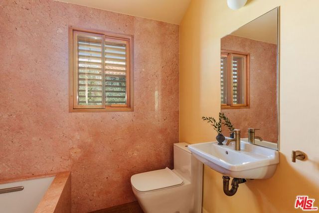 3462 Descanso Drive, Los Angeles, CA 90026