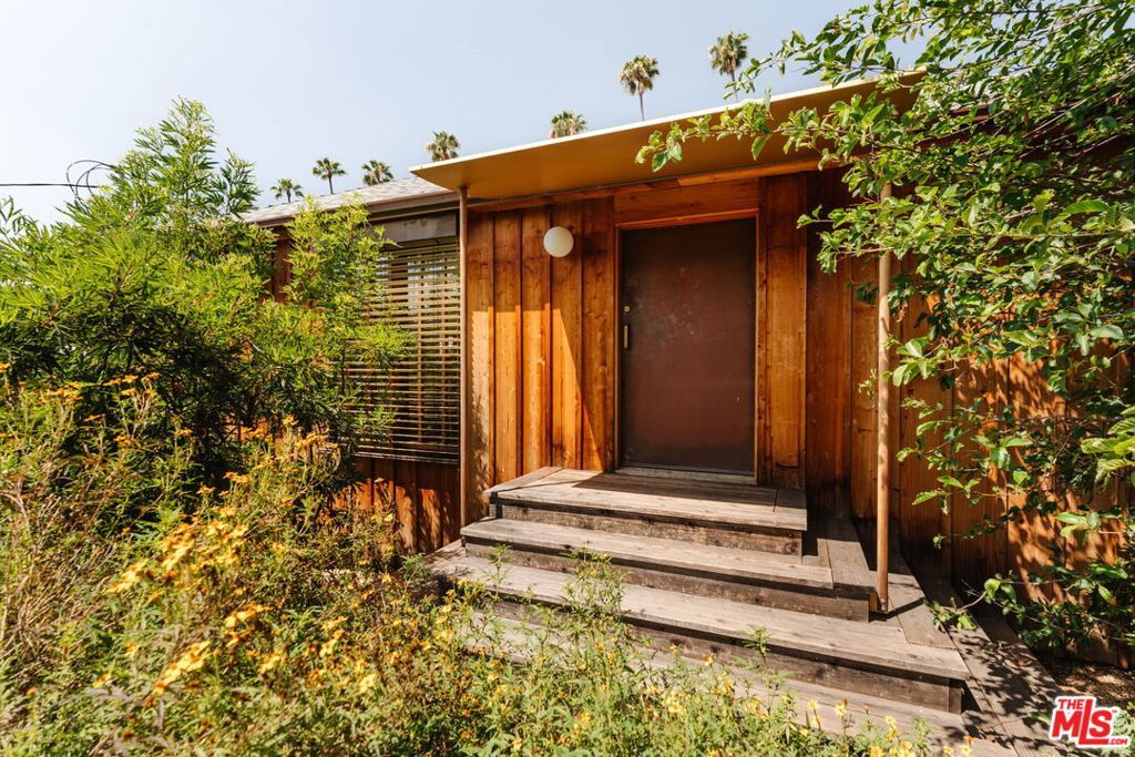 3462 Descanso Drive, Los Angeles, CA 90026