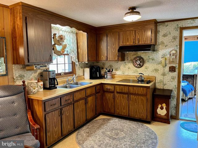 815 CABIN POINT DR, Montross, VA 22520