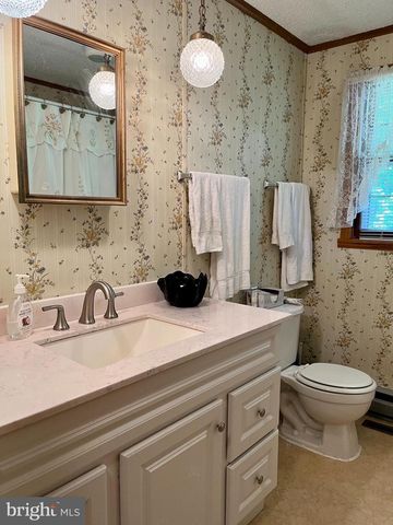 815 CABIN POINT DR, Montross, VA 22520
