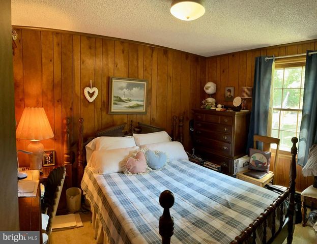 815 CABIN POINT DR, Montross, VA 22520