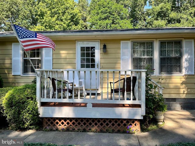 815 CABIN POINT DR, Montross, VA 22520