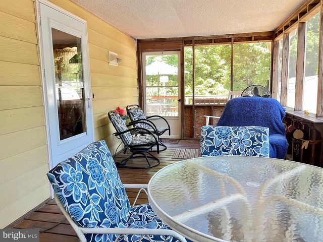 815 CABIN POINT DR, Montross, VA 22520