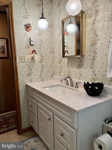 815 CABIN POINT DR, Montross, VA 22520