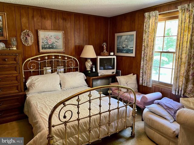 815 CABIN POINT DR, Montross, VA 22520