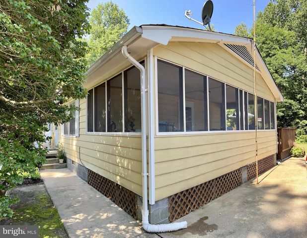 815 CABIN POINT DR, Montross, VA 22520