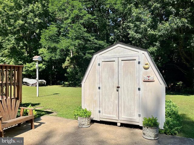 815 CABIN POINT DR, Montross, VA 22520