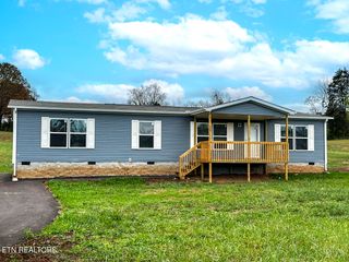 338 Bungalow Drive, Dandridge, TN 37725