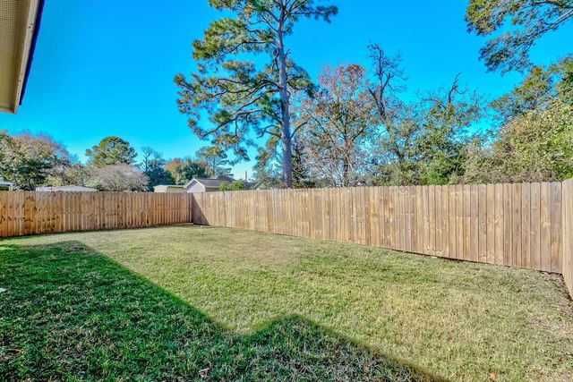 136 Atlanta Avenue, Nederland, TX 77627