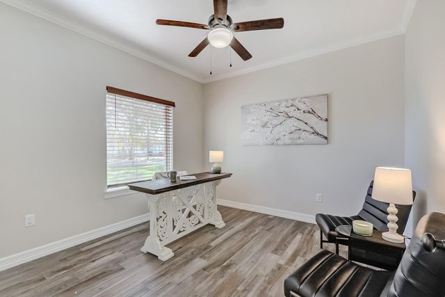 136 Atlanta Avenue, Nederland, TX 77627