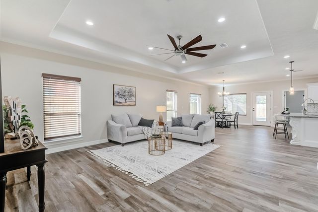 136 Atlanta Avenue, Nederland, TX 77627