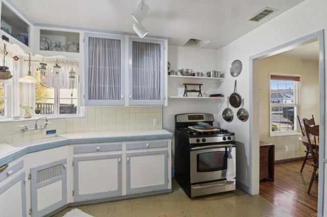 7518 Sturgess Avenue, La Mesa, CA 91941