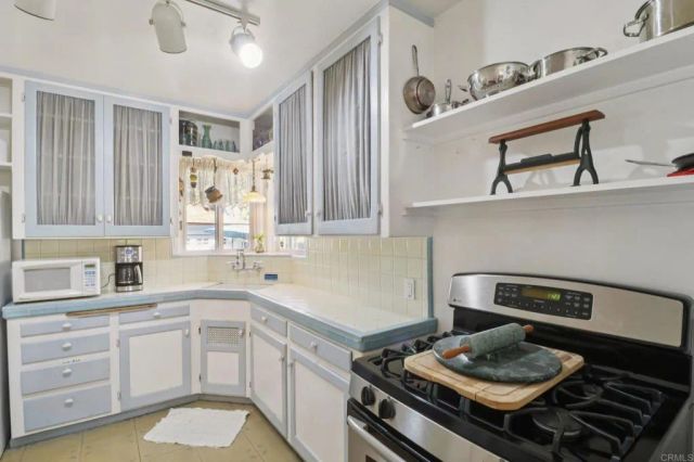 7518 Sturgess Avenue, La Mesa, CA 91941