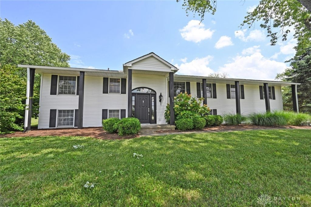 194 Sands Avenue, Monroe, OH 45050