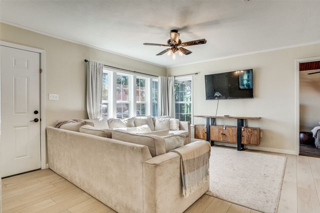 910 Norton Street, Weatherford, TX 76086