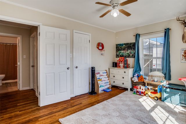 910 Norton Street, Weatherford, TX 76086